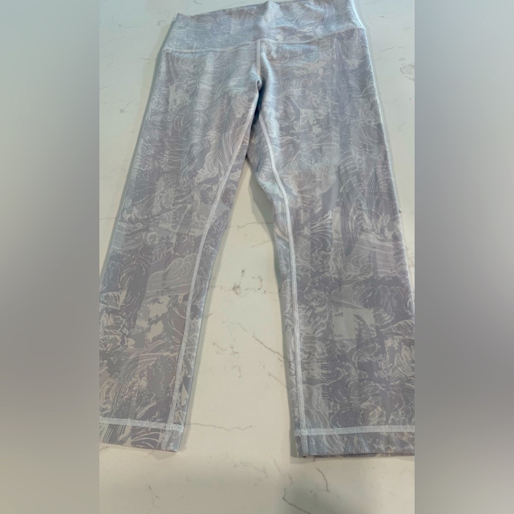 Lululemon size 8 leggings